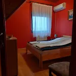 Πανσιόν Napfeny 3*