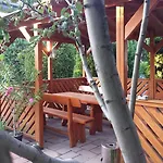 Napfeny Πανσιόν